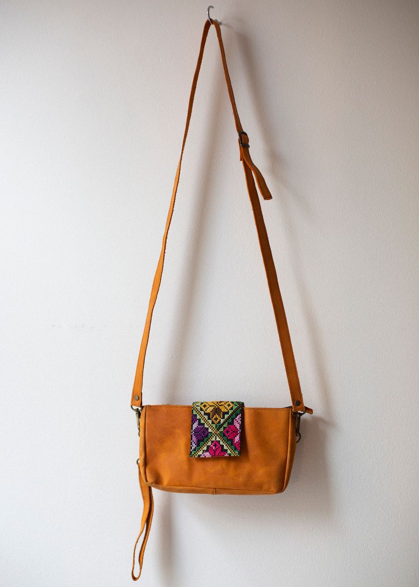 Liten brodert skinnveske, lysebrun