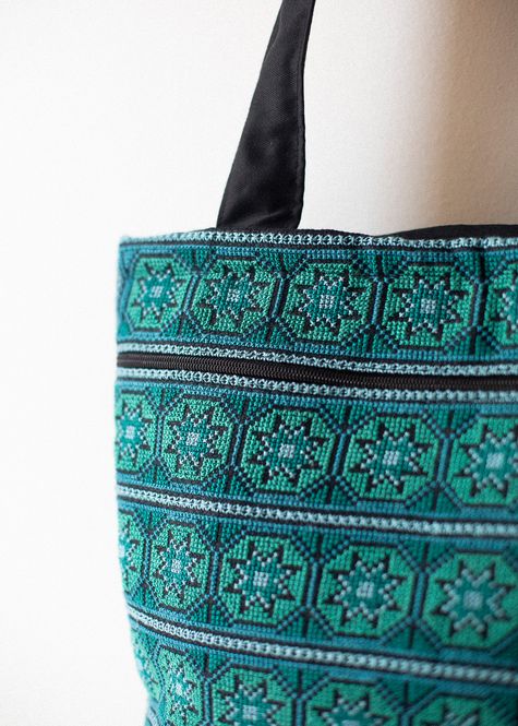 Hovedbilde Brodert veske, sort og blå