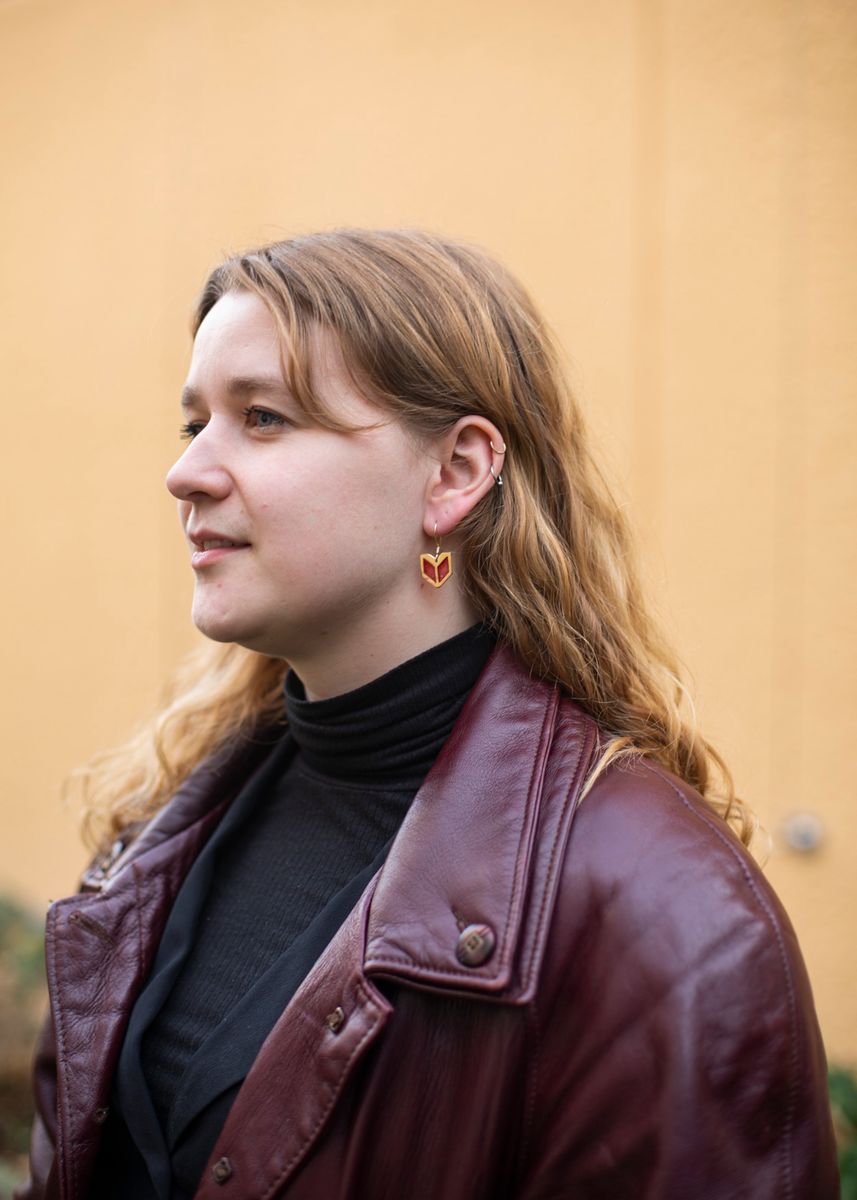 Øredobber - Embroidery gullbelagt sølv, rød