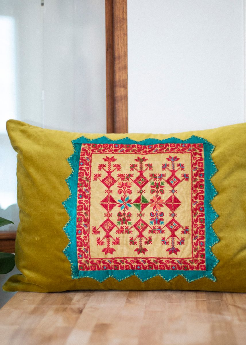 Brodert putetrekk, grønn, turkis og rosa