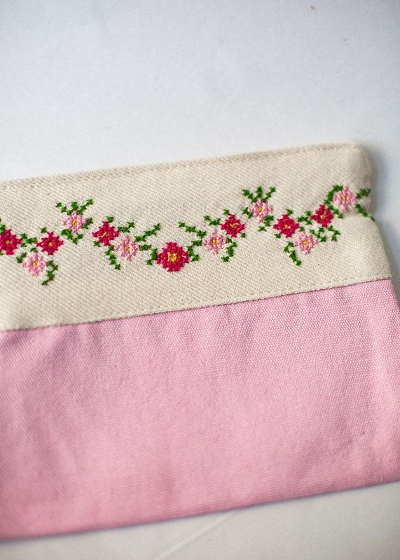 Stor brodert pung, rosa