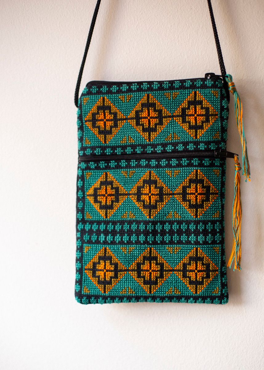 Liten brodert skulderveske, sort, turkis og oransje